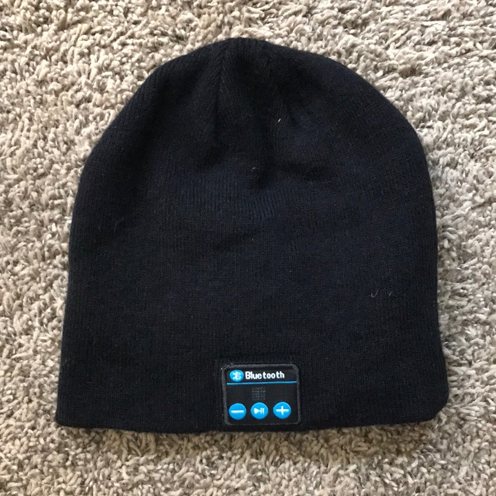 Bluetooth music playing beanie